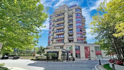 Condo Apartment in Toronto