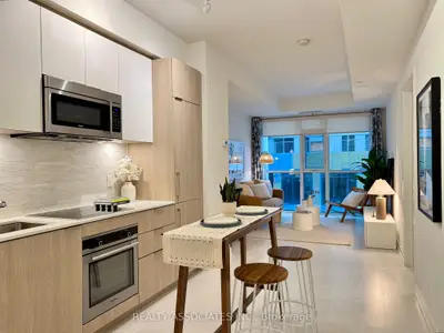 Condo Apartment in Toronto