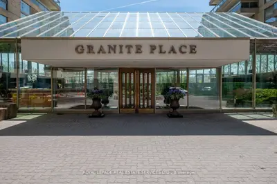 Condo Apartment in Toronto