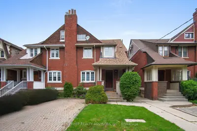 Duplex in Toronto