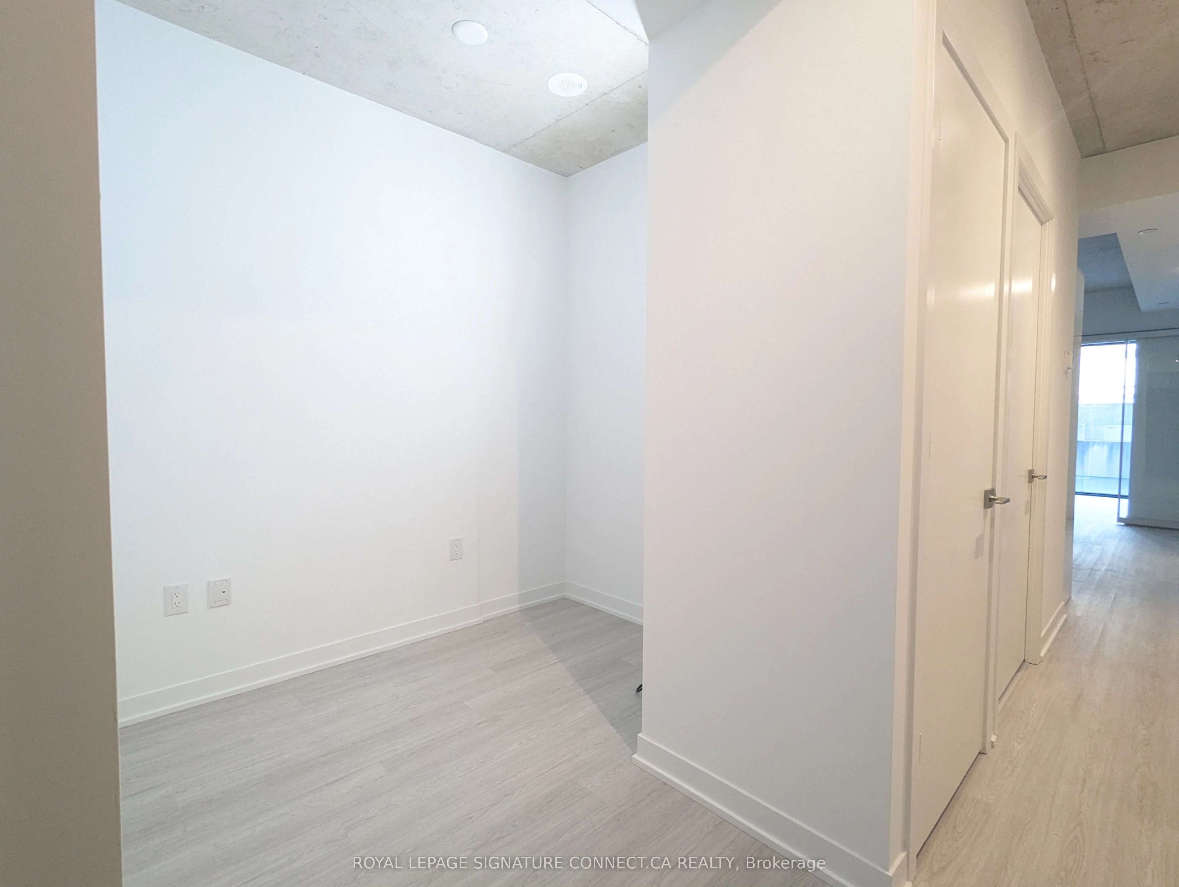 195 McCaul Street 511, Toronto C01, ON M5T 1W6