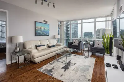 15 Fort York Boulevard 710, Toronto C01, On M5v 3y4