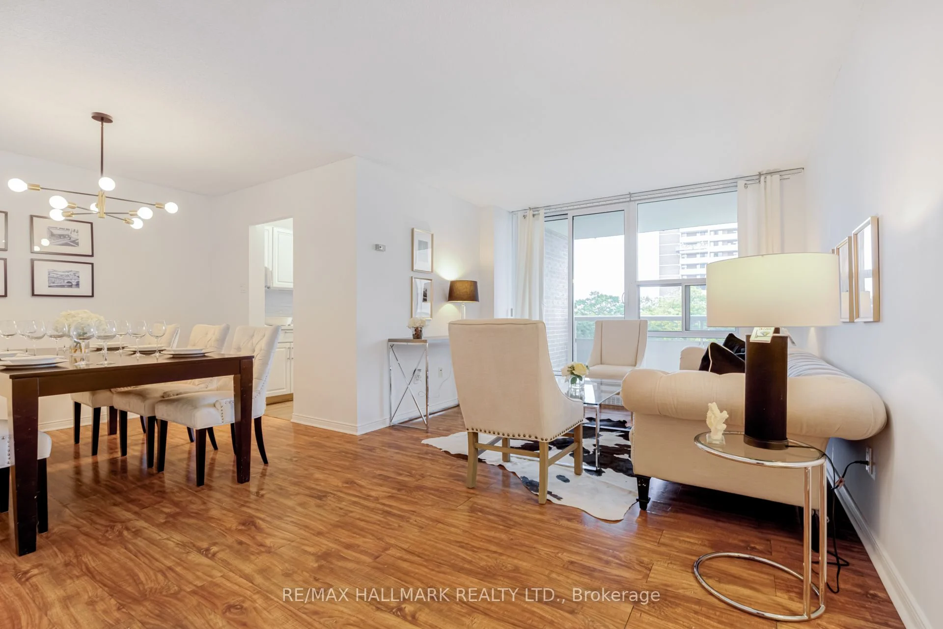 Condo Apartment in Toronto