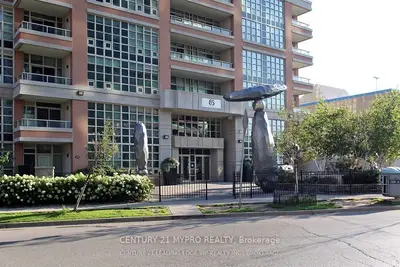 Condo Apartment in Toronto