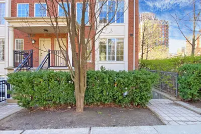 Condo Townhouse in Toronto