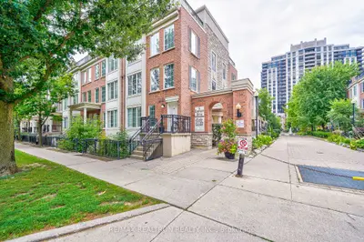 Condo Townhouse in Toronto
