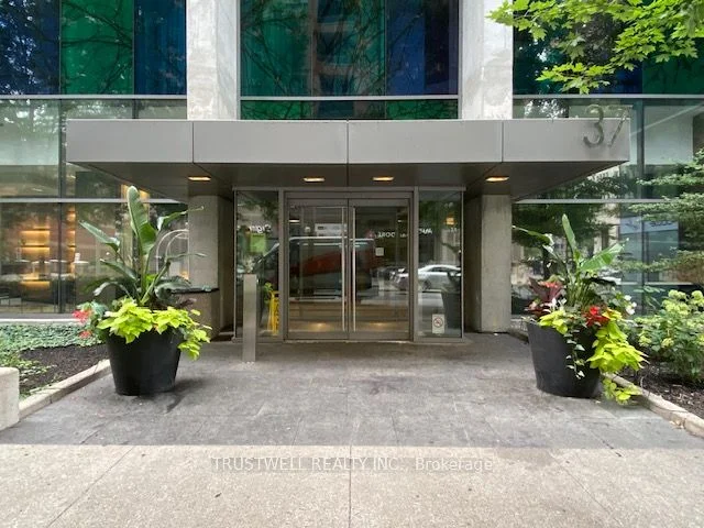 37 Grosvenor Street 1503, Toronto C01, On M4y 3g5