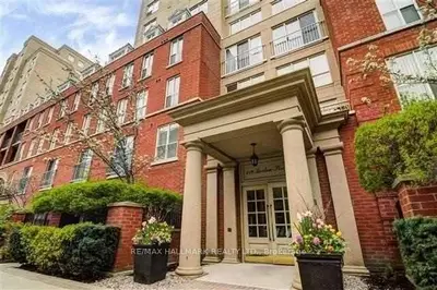 Condo Apartment in Toronto