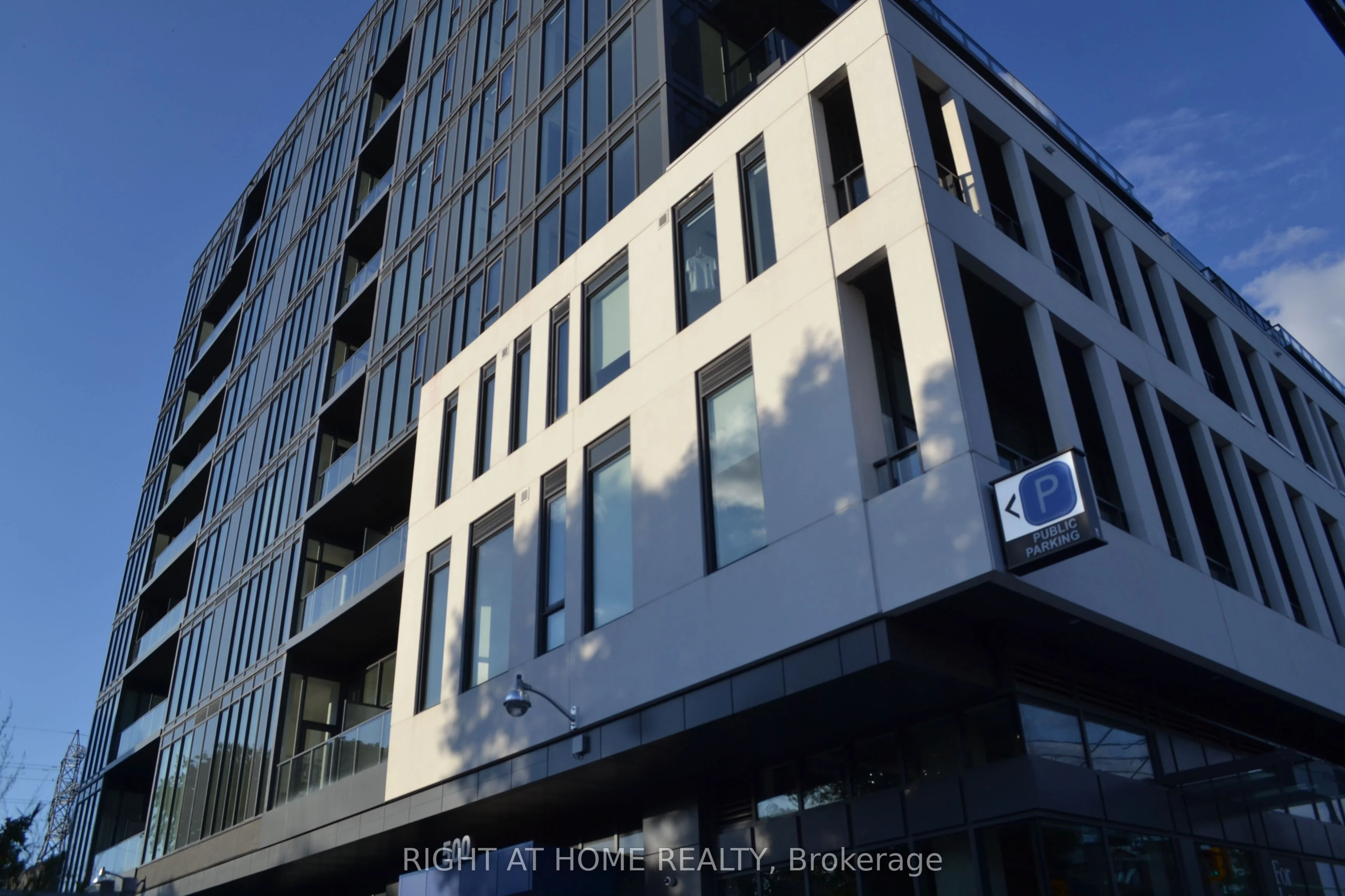 Condo Apartment in Toronto