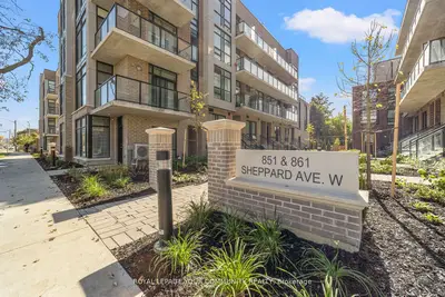Condo Townhouse in Toronto