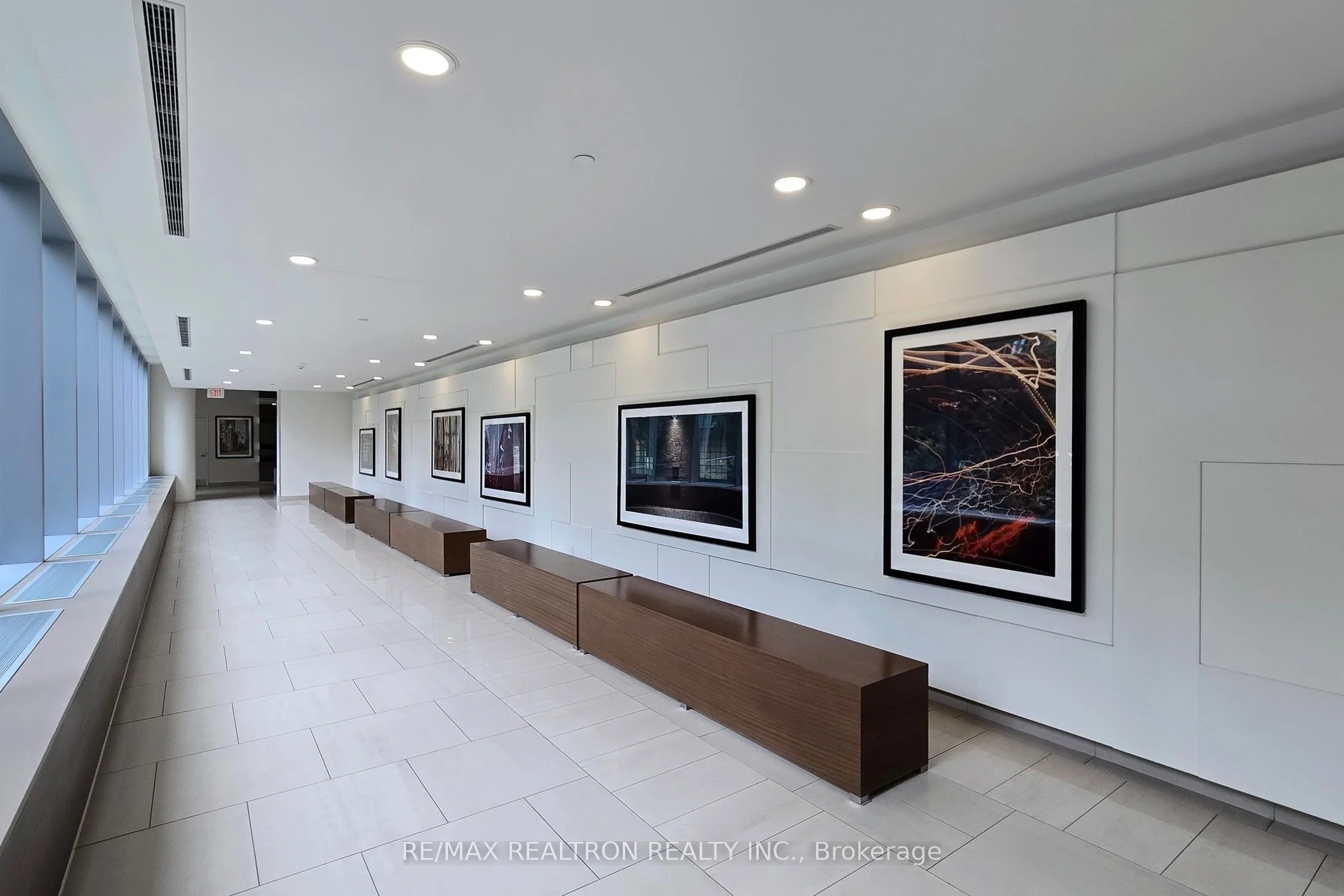 112 George Street S218, Toronto C08, ON M5A 2M5