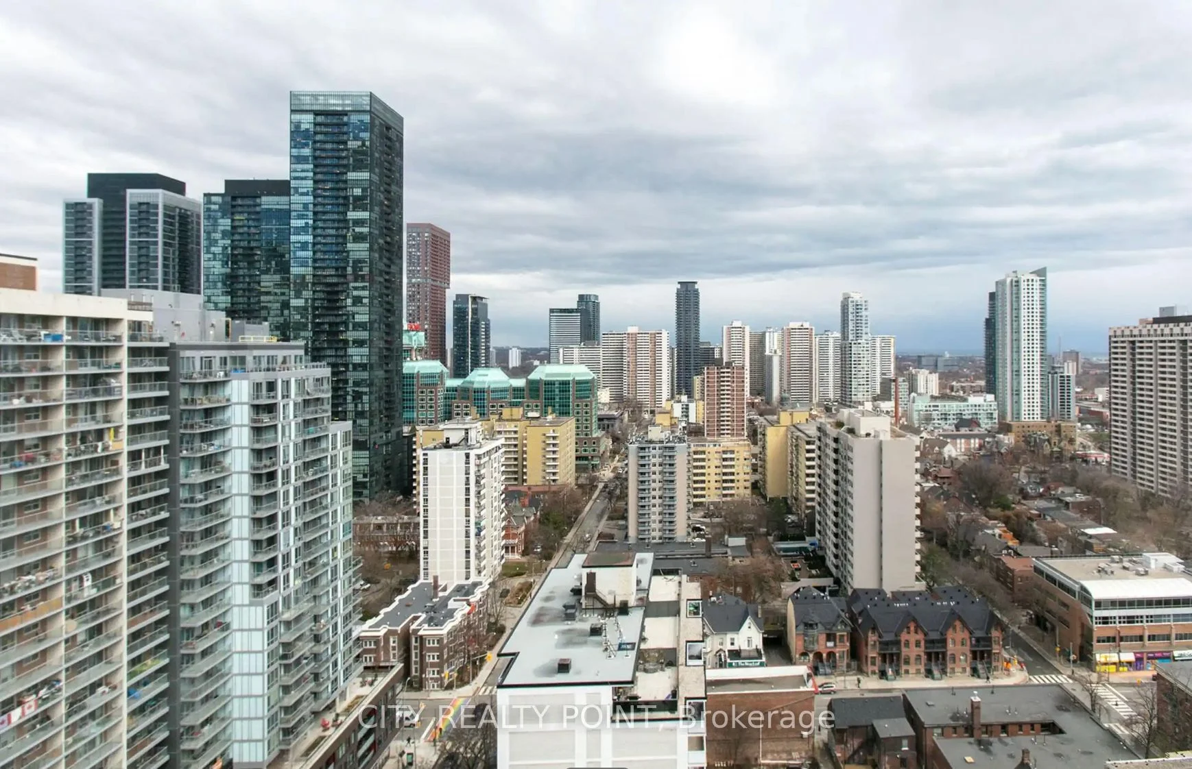 33 Isabella Street 2311, Toronto C08, On M4y 2p7