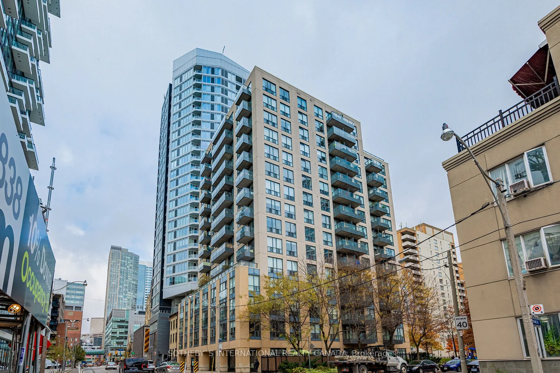 Condo Apartment in Toronto