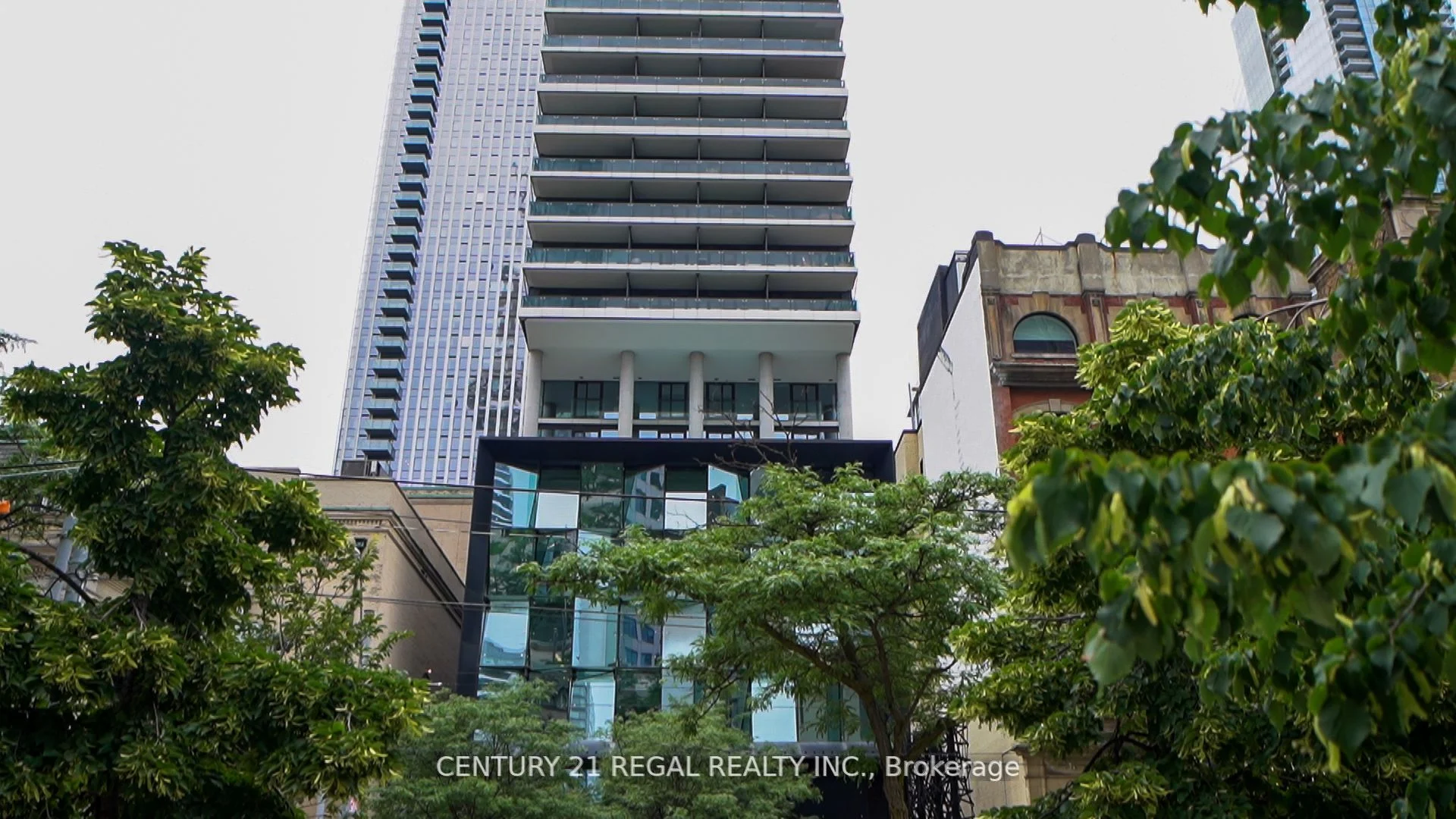 224 King Street W 403, Toronto C01, On M5h 0a6