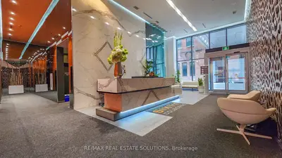 60 Colborne Street 601, Toronto C08, On M5e 0b7