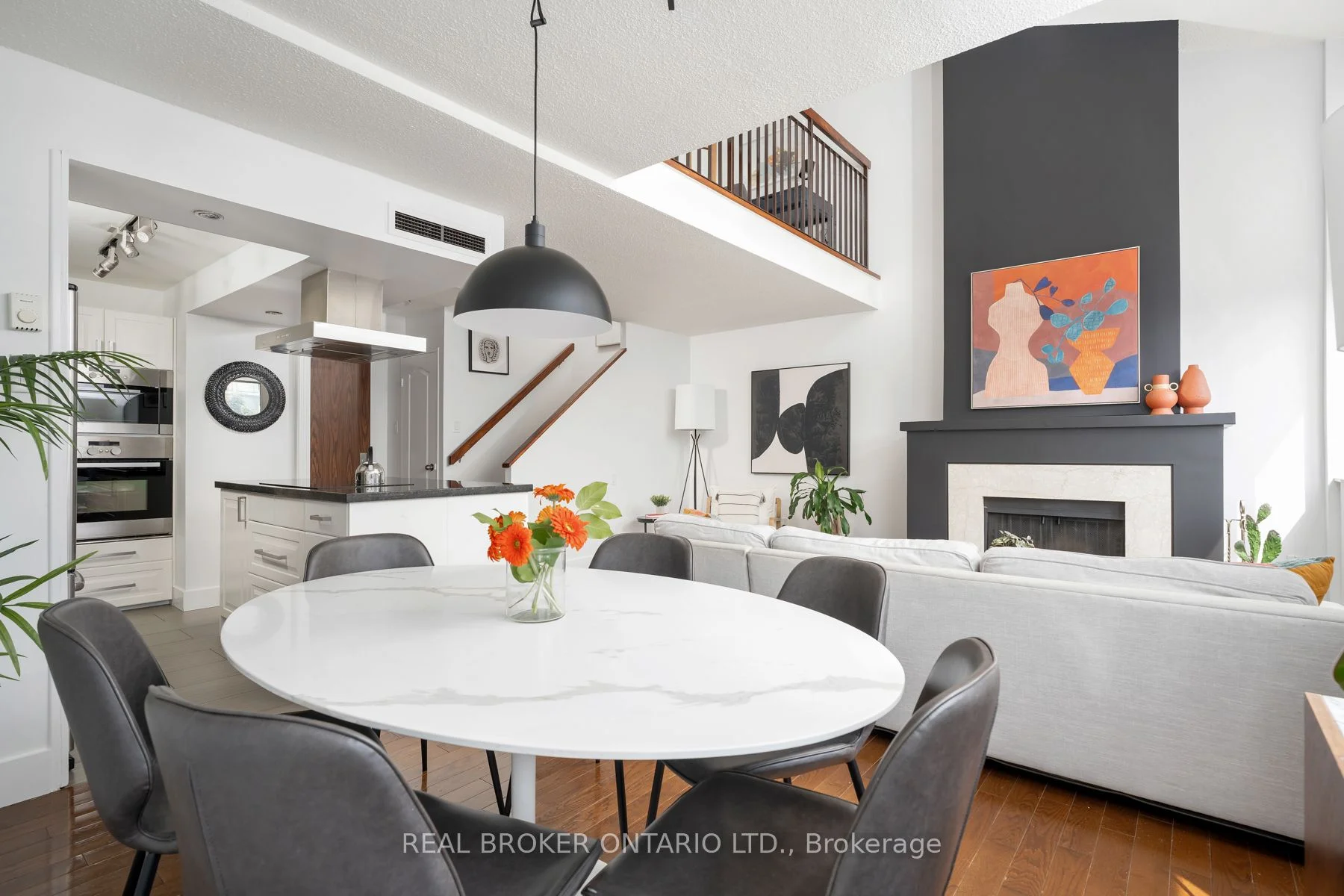 Condo Apartment in Toronto
