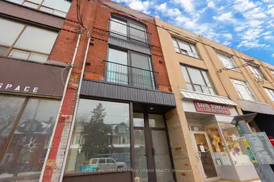 Att/Row/Townhouse in Toronto
