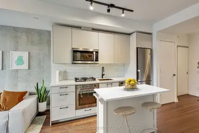 Condo Apartment in Toronto