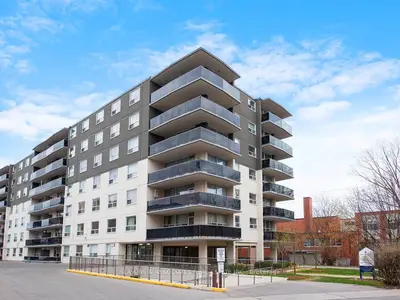 Condo Apartment in Toronto