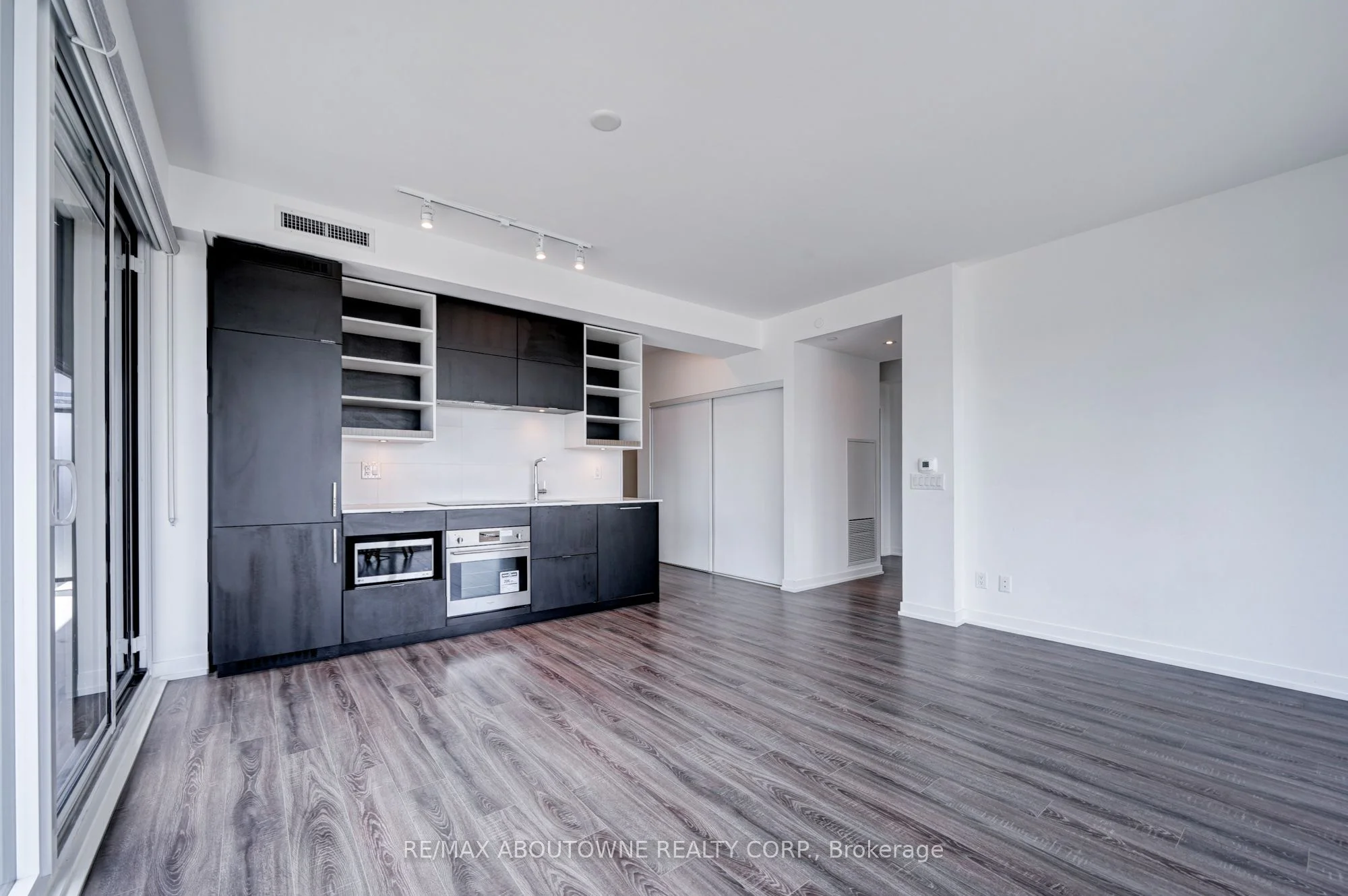 20 Edward Street 1503, Toronto C01, ON M5G 0C5