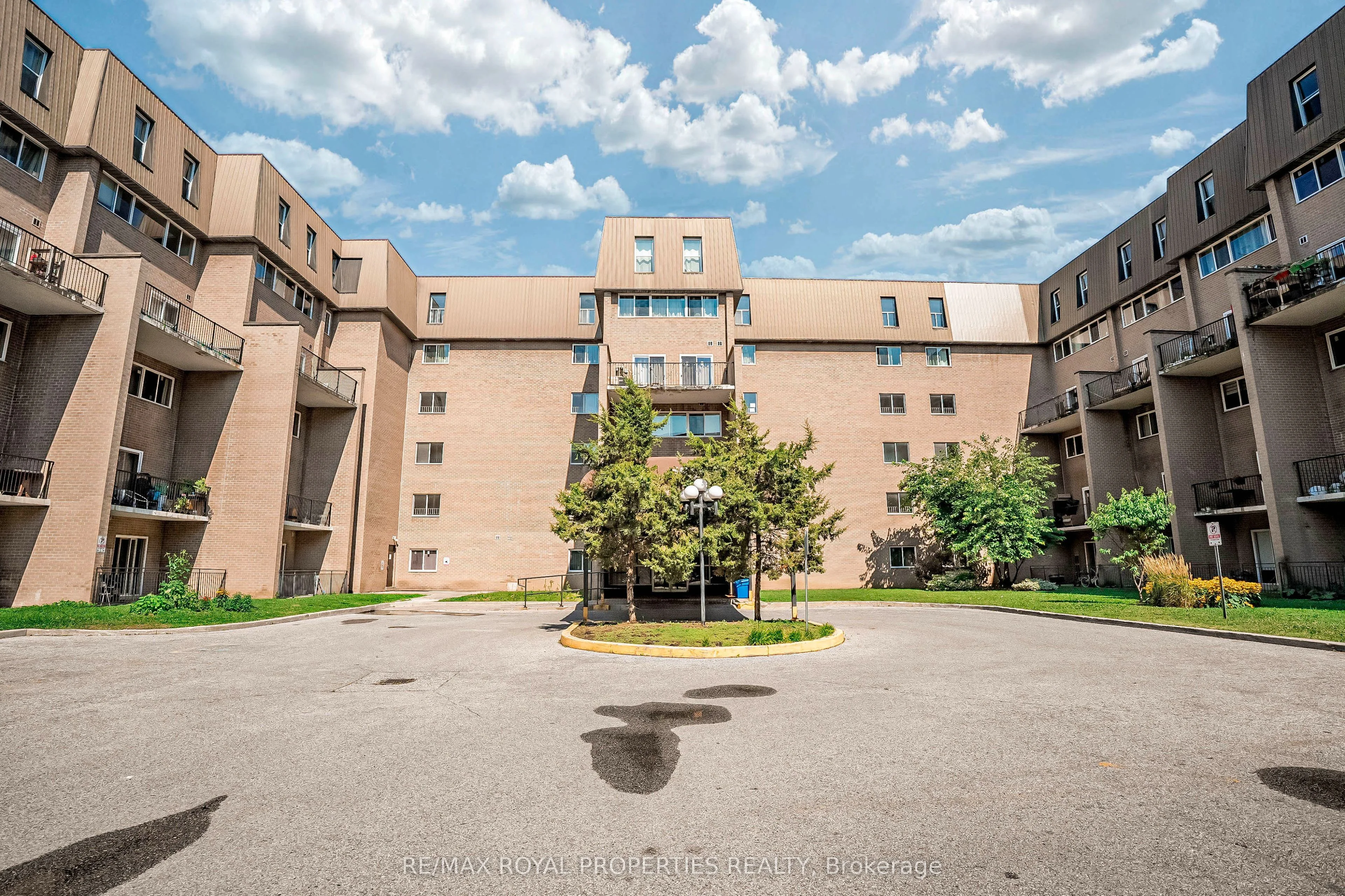 Condo Townhouse in Toronto