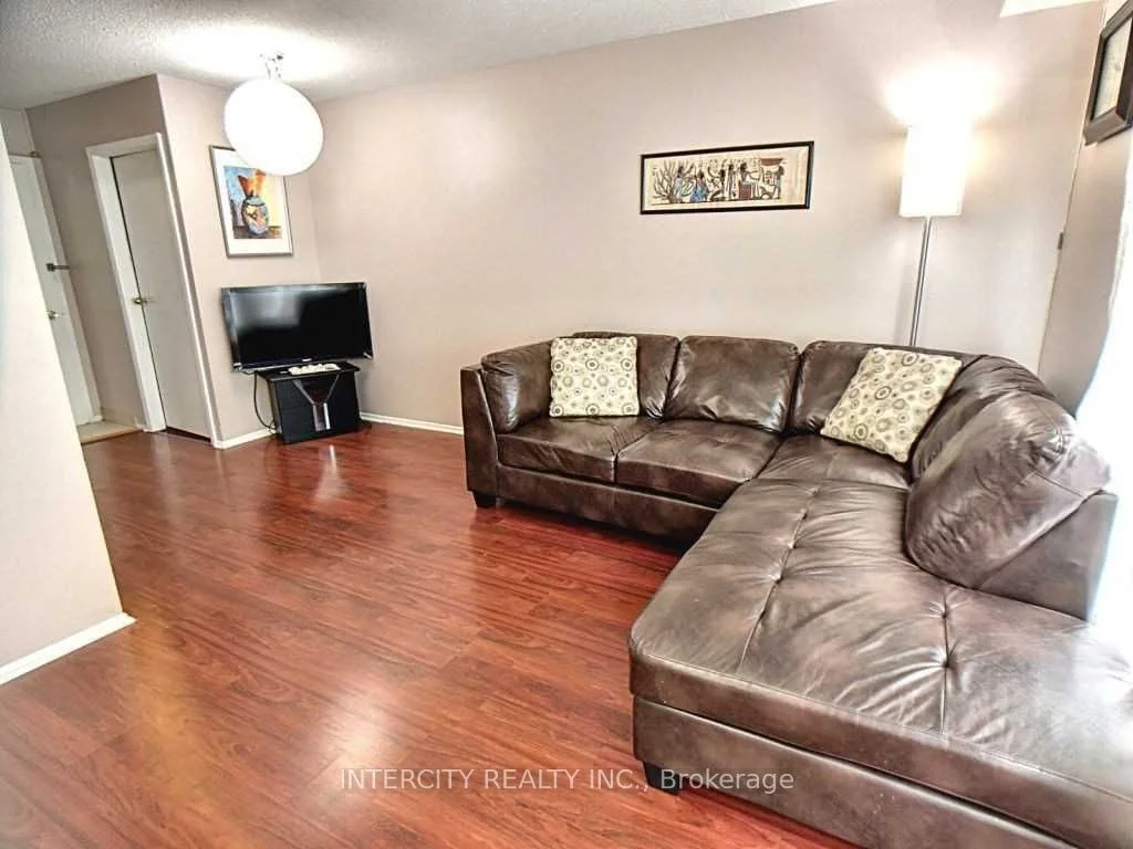24 Woody Vine Way 206, Toronto C15, ON M2J 4H3