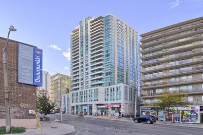 Condo Apartment in Toronto