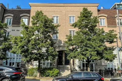 21 Pirandello Street 1234, Toronto C01, On M6k 3p4