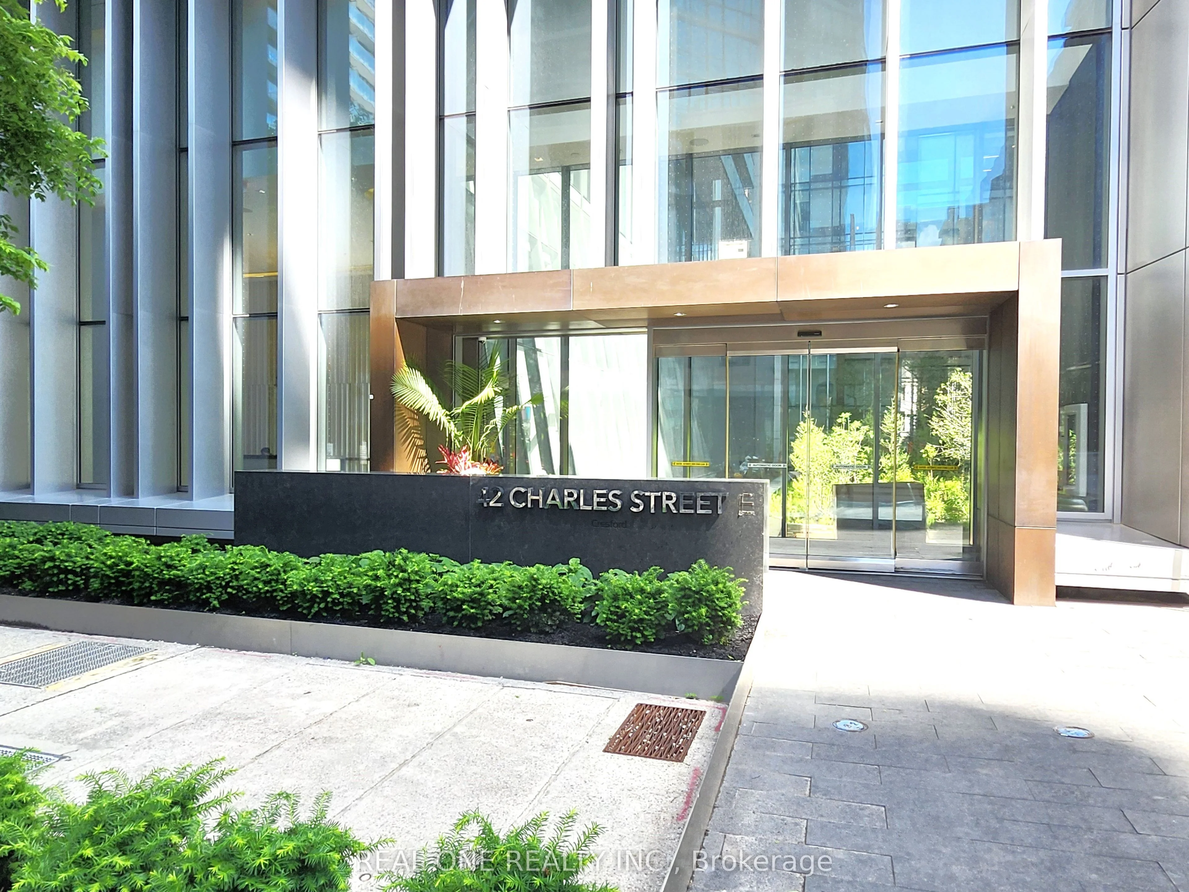 42 Charles Street E 1902, Toronto C08, On M4y 1t1
