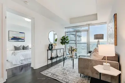14 York Street 4706, Toronto C01, On M5j 2z2