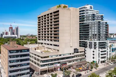 Condo Apartment in Toronto