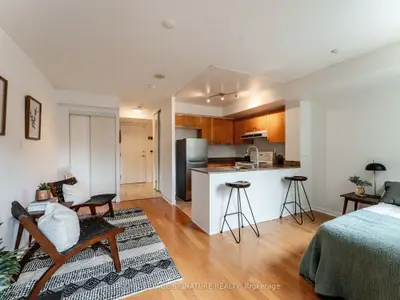 Condo Apartment in Toronto