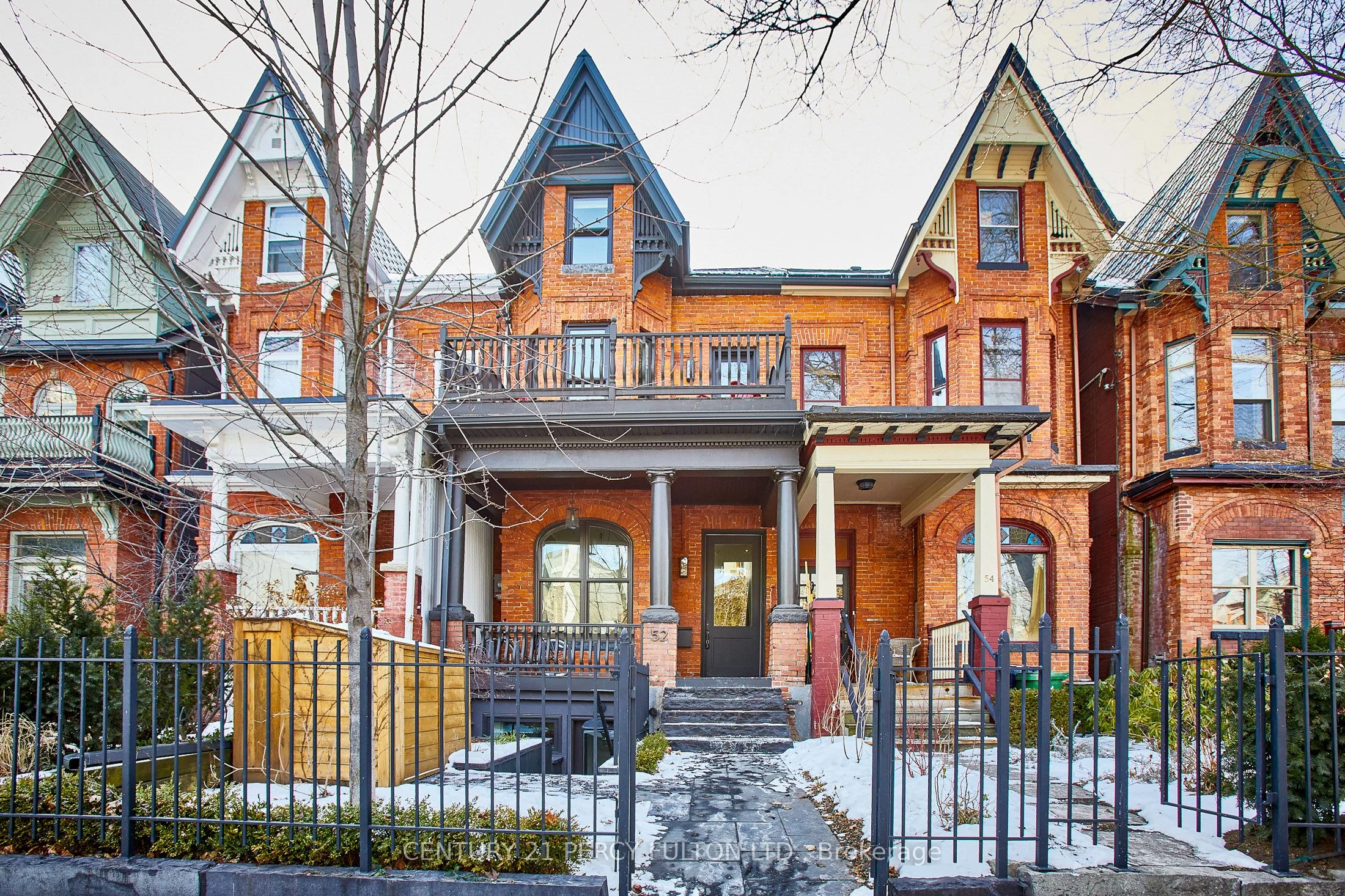 Att/Row/Townhouse in Toronto