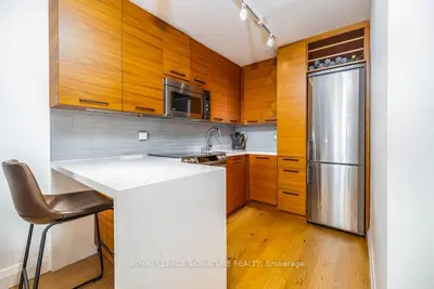 Condo Apartment in Toronto
