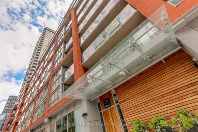 Condo Apartment in Toronto