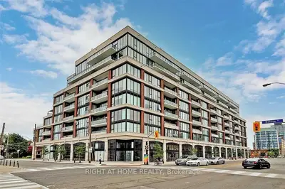 Condo Apartment in Toronto