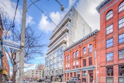 Condo Apartment in Toronto