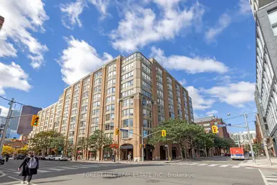 Condo Apartment in Toronto