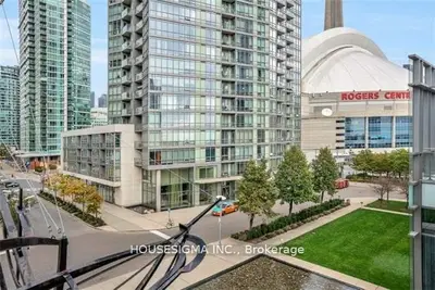 Condo Apartment in Toronto