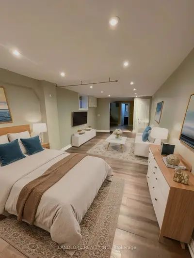 Triplex in Toronto