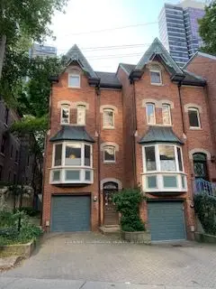 Att/Row/Townhouse in Toronto