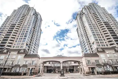Condo Apartment in Toronto