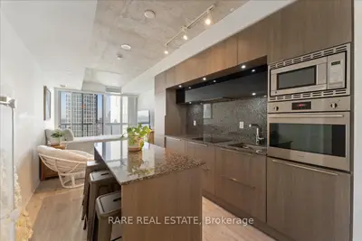 Condo Apartment in Toronto