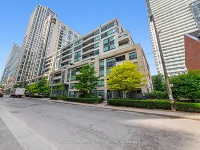 Condo Apartment in Toronto