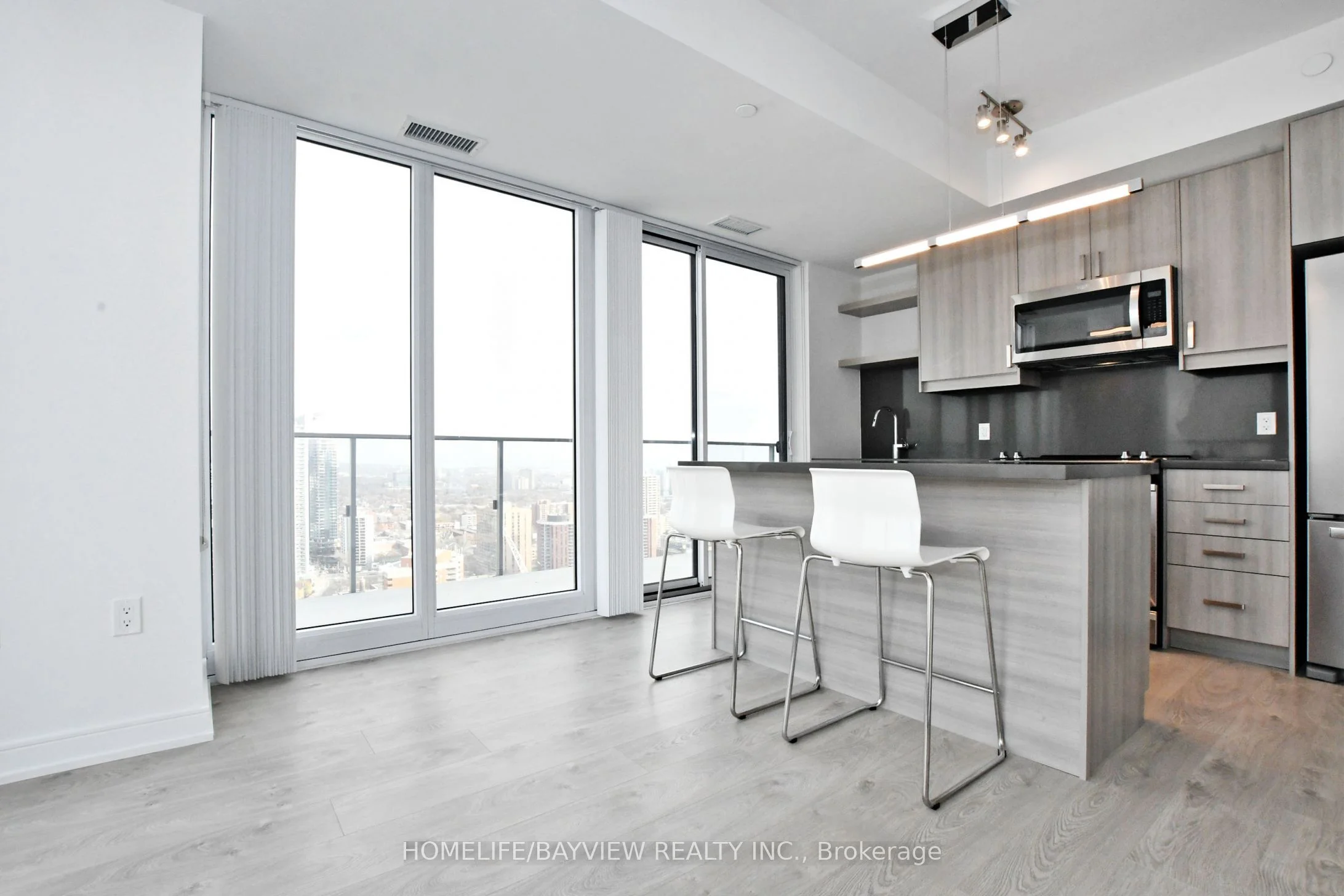 50 Wellesley Street E 4004, Toronto C08, ON M4Y 1G2