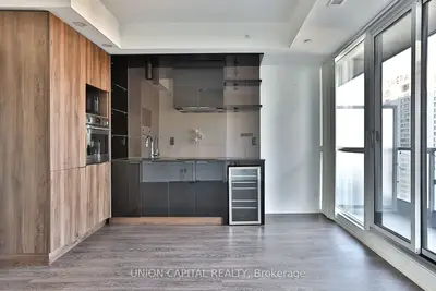 70 Temperance Street 3202, Toronto C01, On M5h 0b1