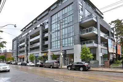 Condo Apartment in Toronto