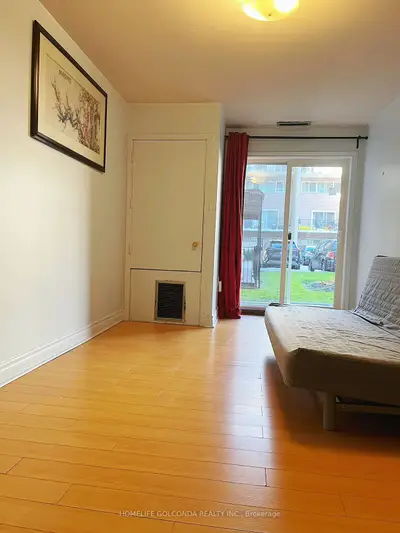 Condo Townhouse in Toronto