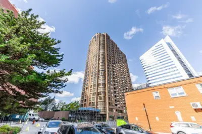 Condo Apartment in Toronto