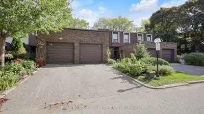 Condo Townhouse in Toronto